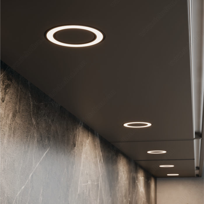 Richelieu HOLL Puck lighitng