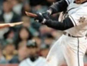 Bat-breaking-145.jpg