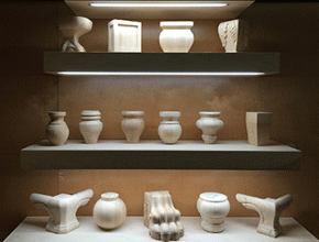 Castlewood-IWF-Floating-Shelf-display.gif