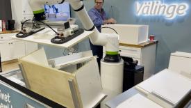 Valinge robot building cabinets