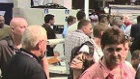 Crowd_scene_IWF2012-145.jpg