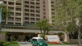 Modern-Family-ClosetCon-400.jpg