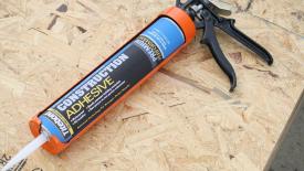 Franklin-Intl-Titebond-Fast-Set-construction-adhesive-w-applicator.JPG