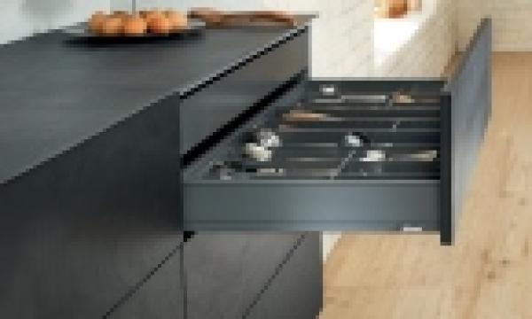Blum-Legrabox-71262031116-drawer-system-145.jpg