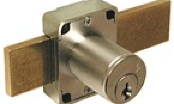 Olympus-Lock-100-500-Ext-Bolt-lock-145.jpg