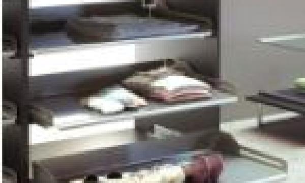 Richelieu-Cavare-pull-out-shelf-thumb.JPG