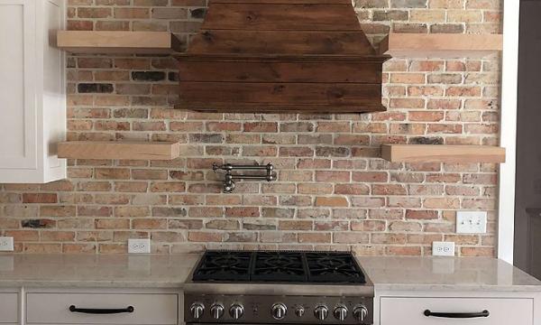 castlewood-epicurean-range-hood-shiplap.jpg