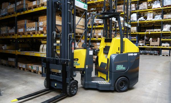 combilift-aisle-master-order-picker.jpg