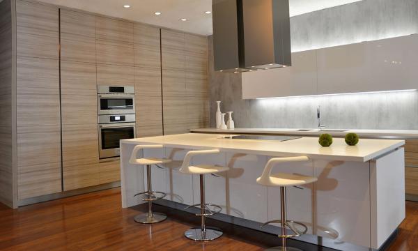 paragonconcepts-hpl-door-laser-edge.jpg