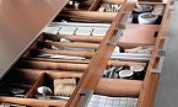 poggenpohltmppulloutdrawer_thumb.jpg
