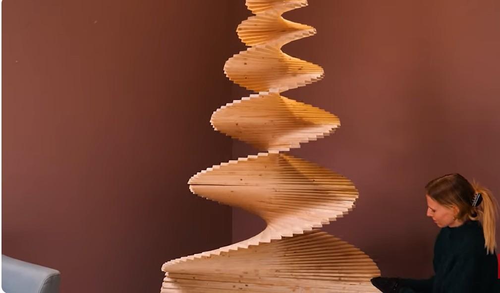 Video: Making a wood spiral Christmas tree | Woodworking Network