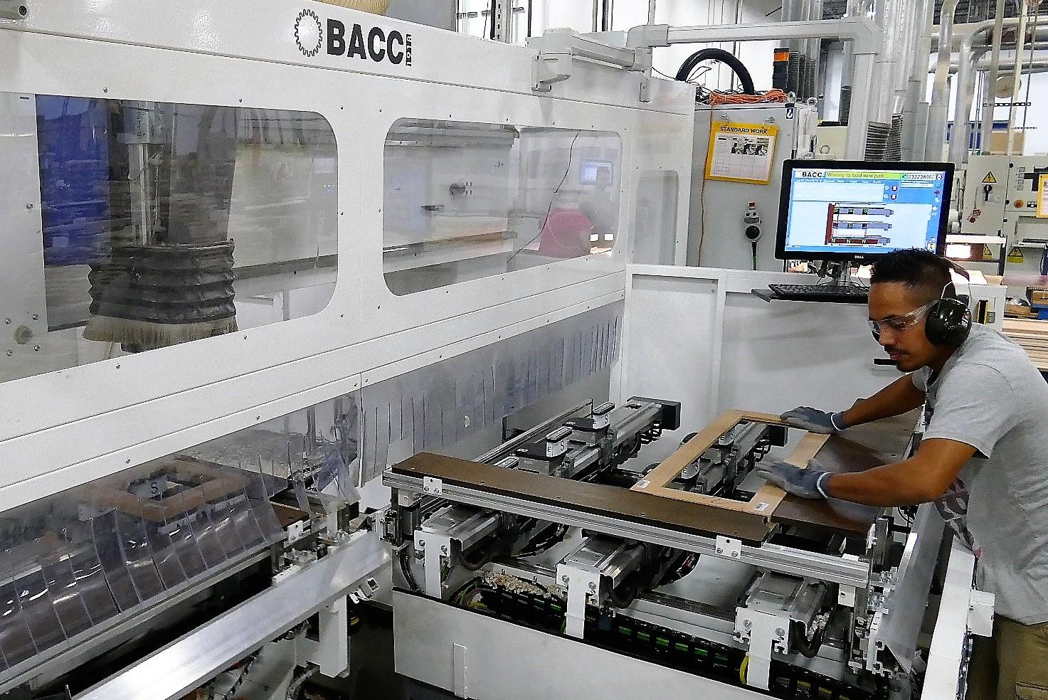 Decore-Bacci-CNC-Mastera.jpg