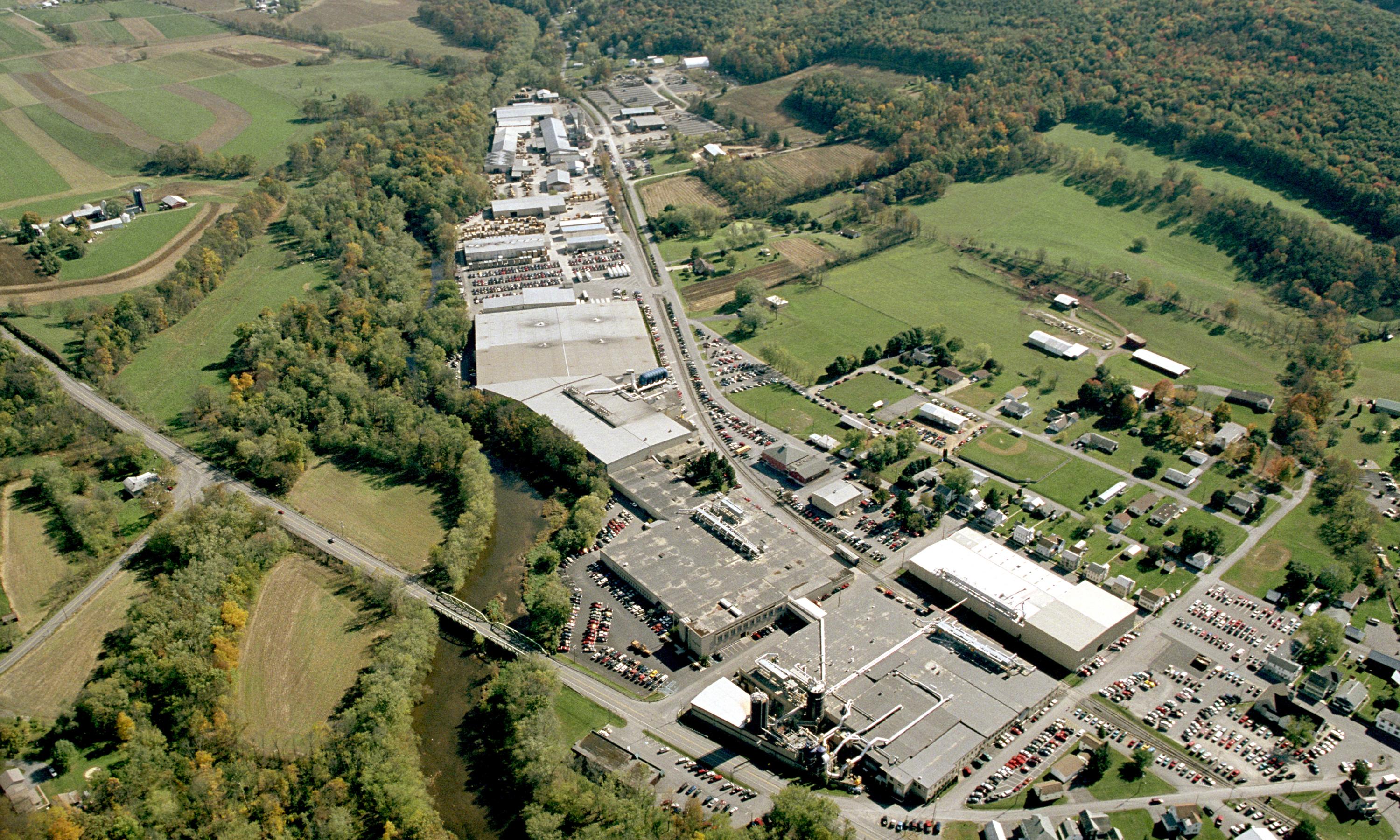 Wood-Mode-Aerial-cabinet-plant.jpg