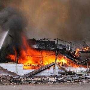 comdust-fire300.jpg
