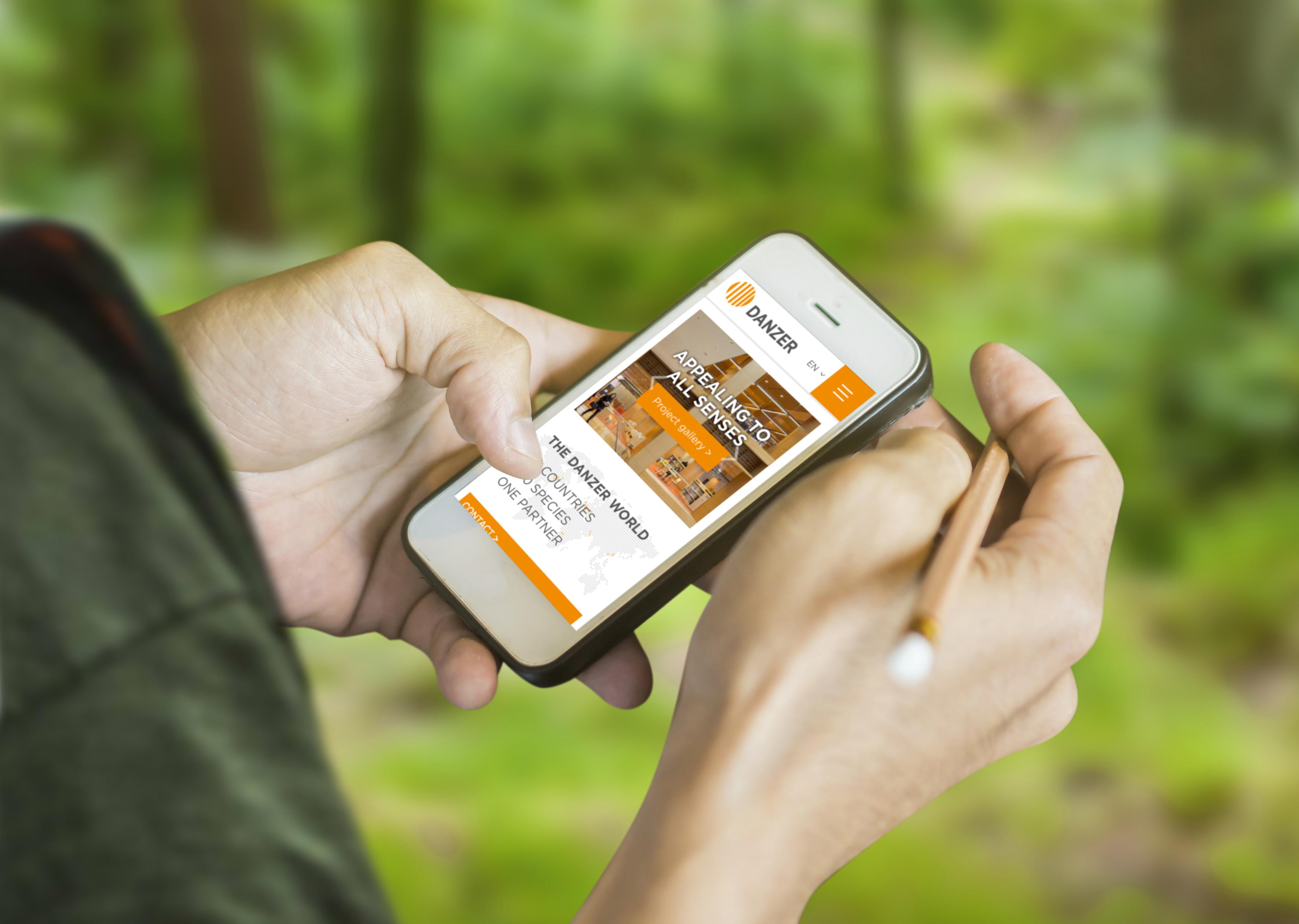 Danzer_website_smartphone.jpg