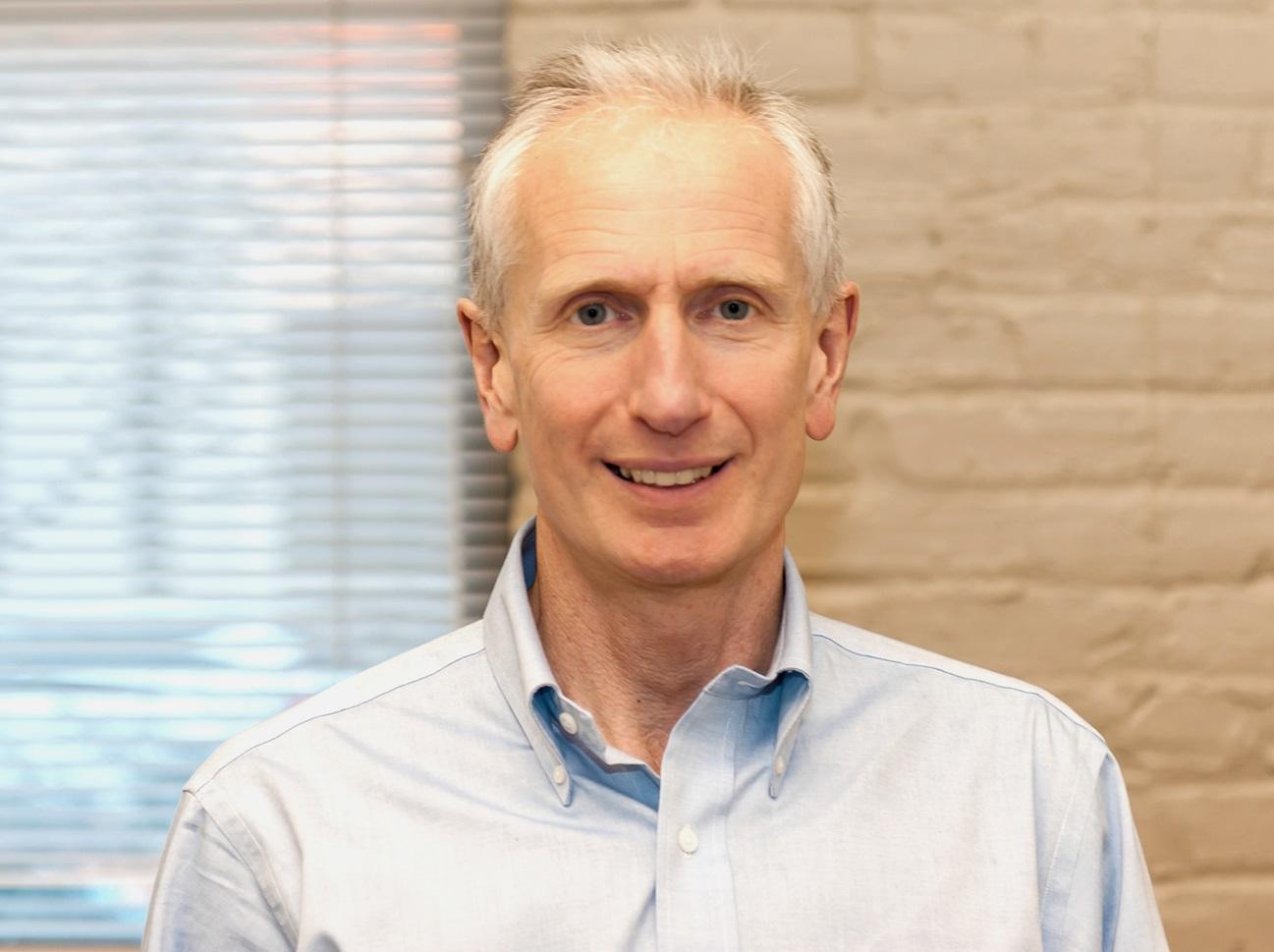 Kevin McGirl, sales-i