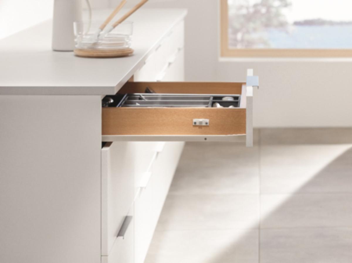 blum-blumotion-soft-close-standard.jpg