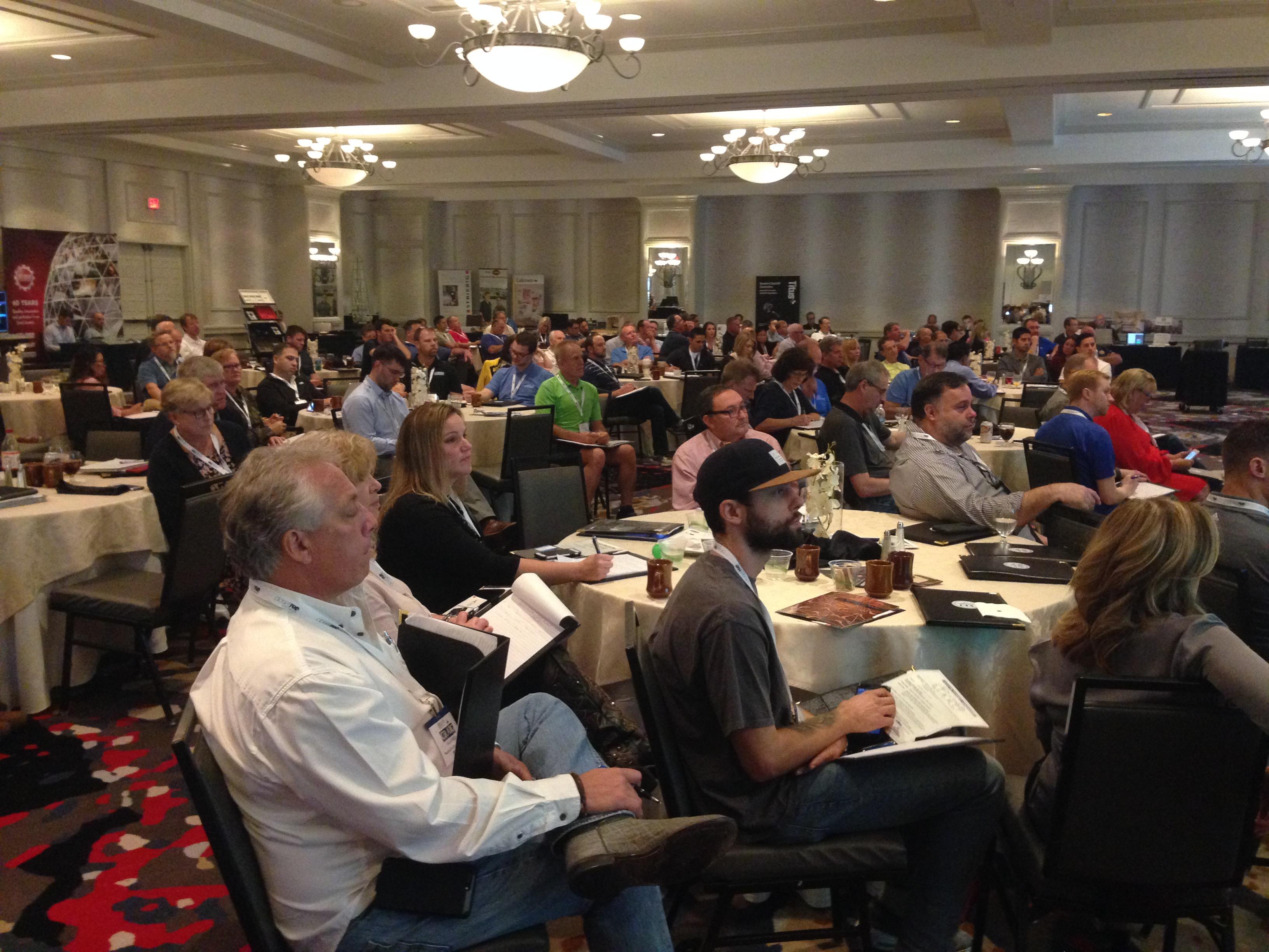 closet-summit-austin_crowd3.jpg