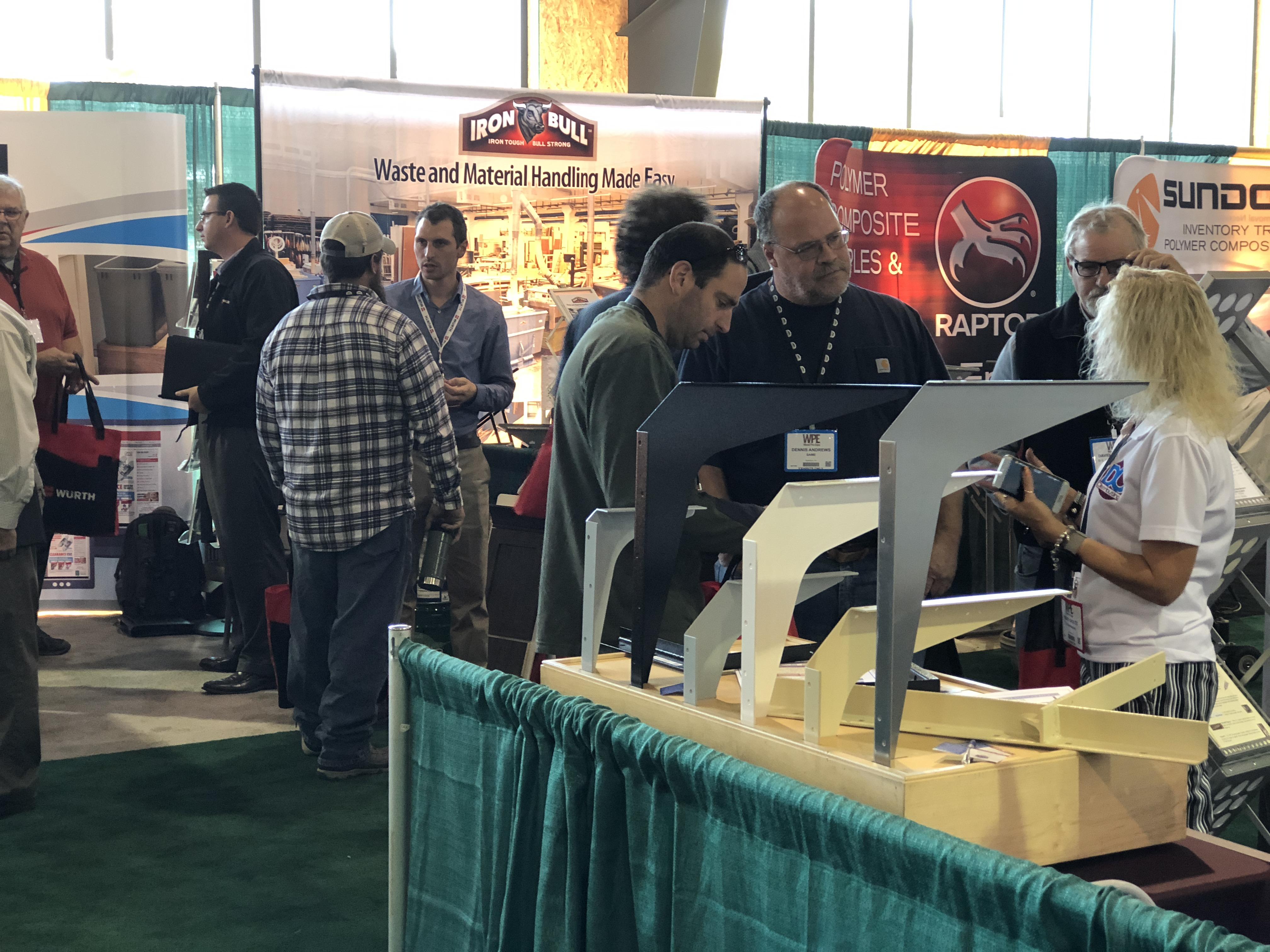 crowded-wood-pro-expo17.jpg