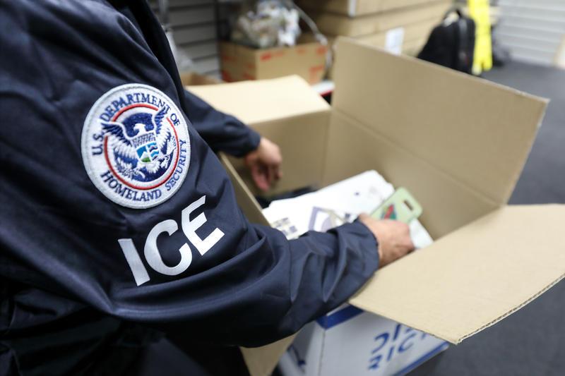 immigration-ice-officer.jpg