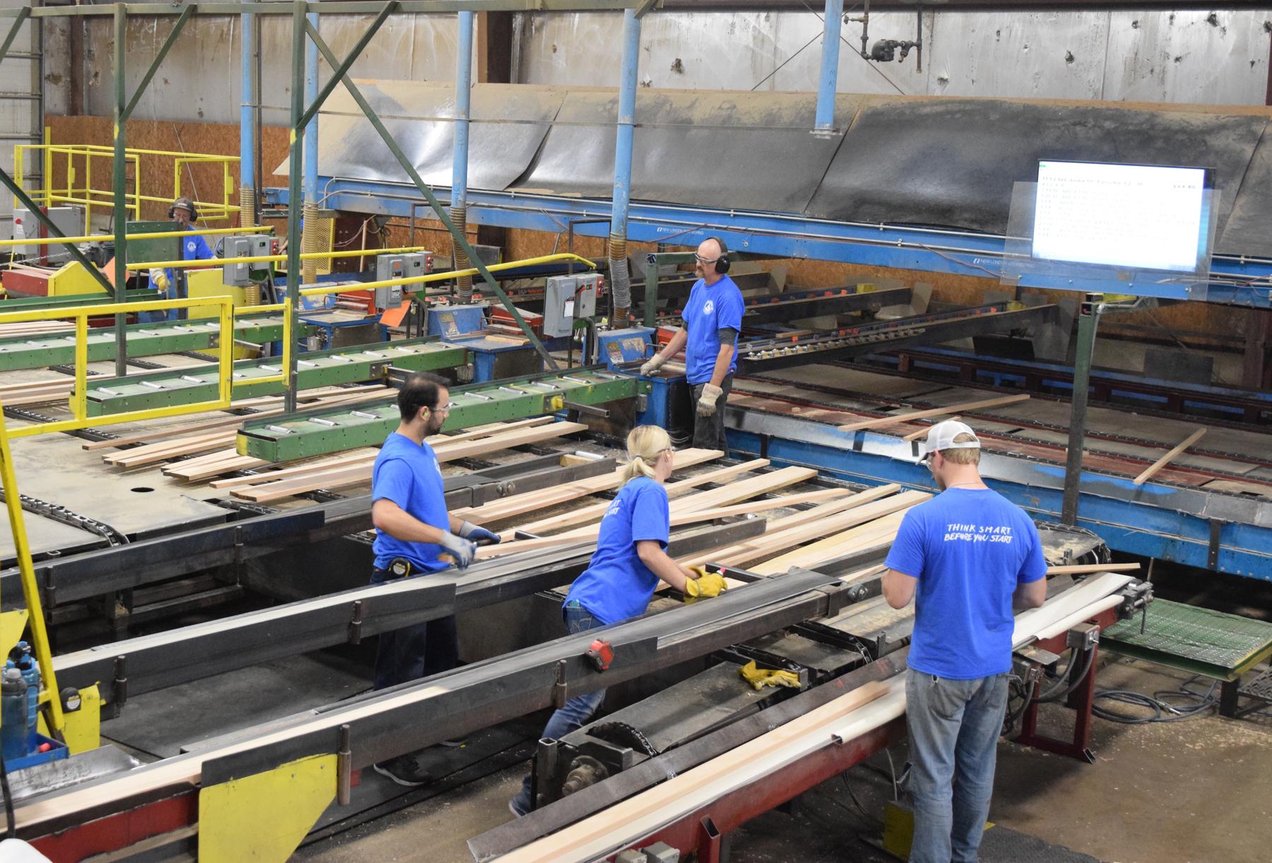 menzner-sort-lumber.jpg